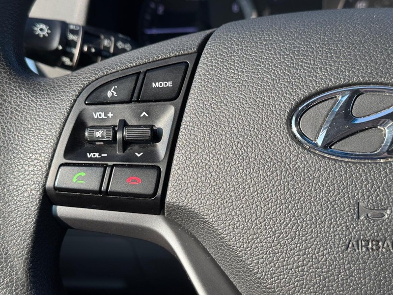 Hyundai Tucson Vehicle Image 20
