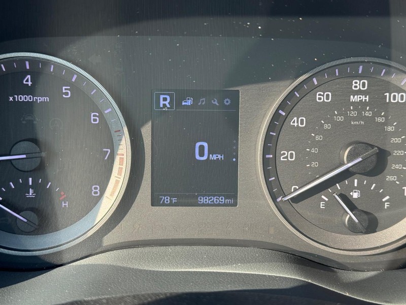 Hyundai Tucson Vehicle Image 23