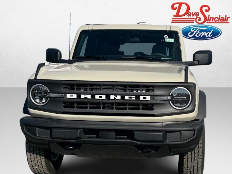Ford Bronco Vehicle Image 02
