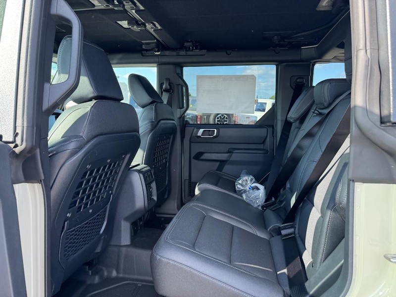 Ford Bronco Vehicle Image 12