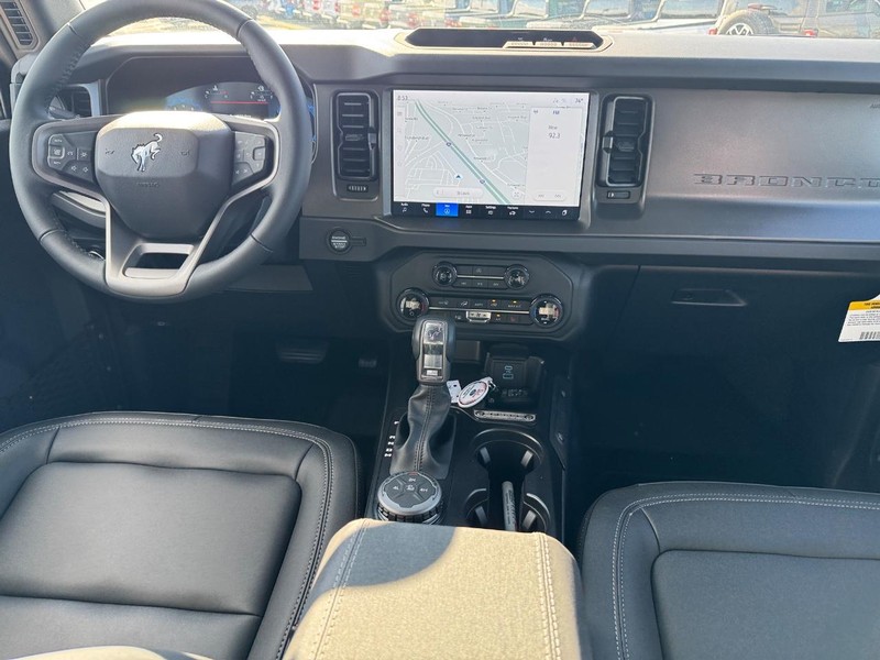 Ford Bronco Vehicle Image 14