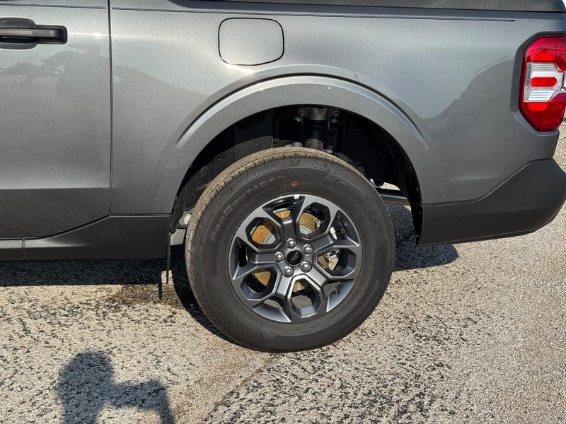 Ford Maverick Vehicle Image 11