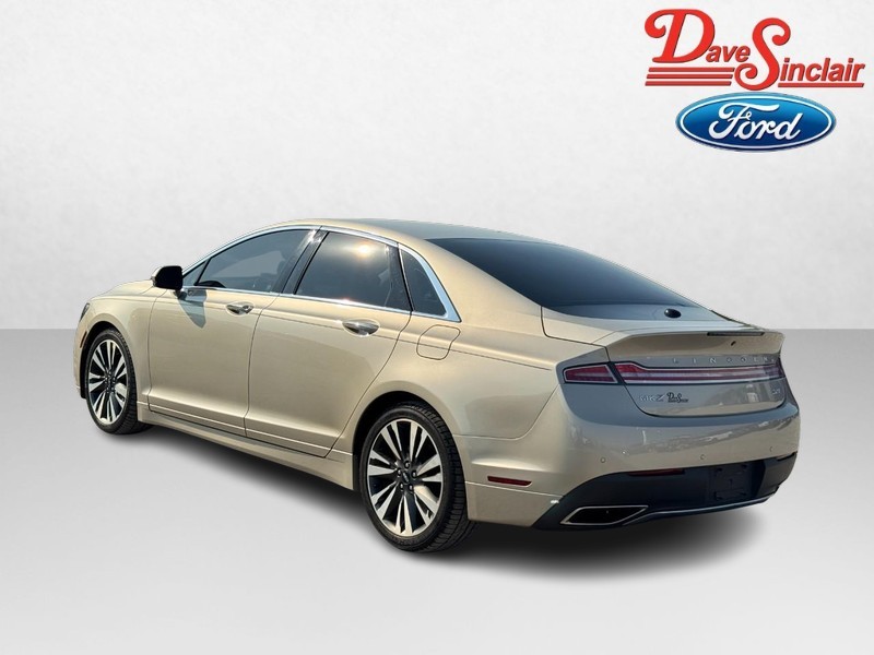 Lincoln MKZ Vehicle Image 09