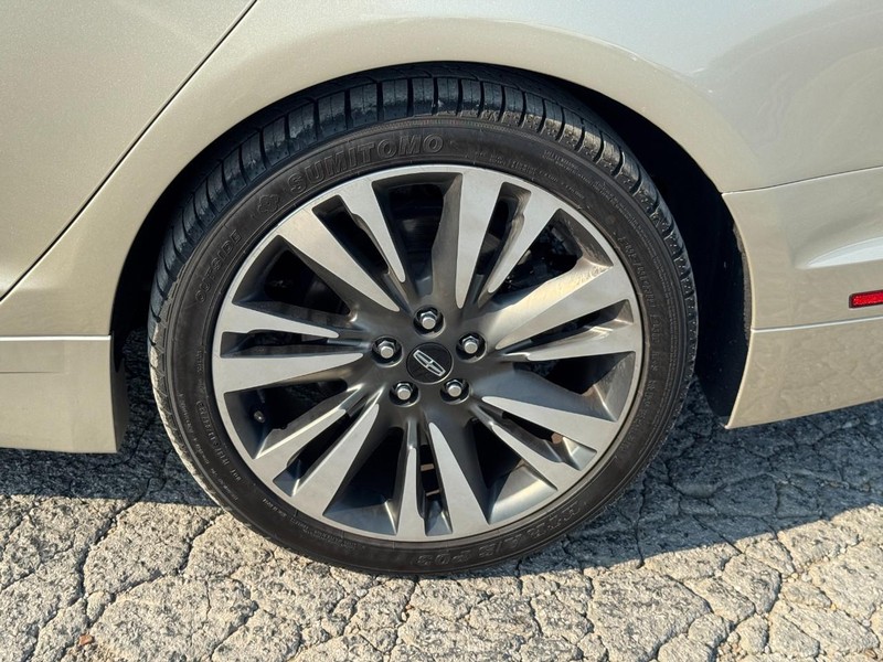 Lincoln MKZ Vehicle Image 11