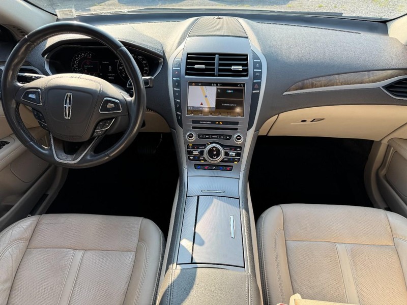 Lincoln MKZ Vehicle Image 15