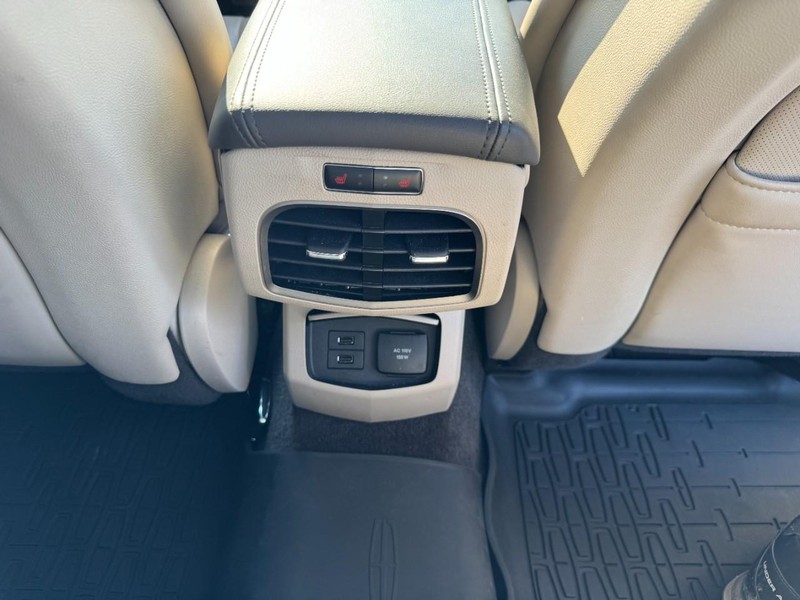 Lincoln MKZ Vehicle Image 17