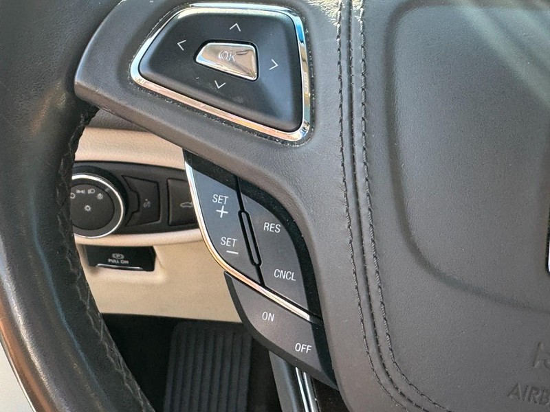 Lincoln MKZ Vehicle Image 19