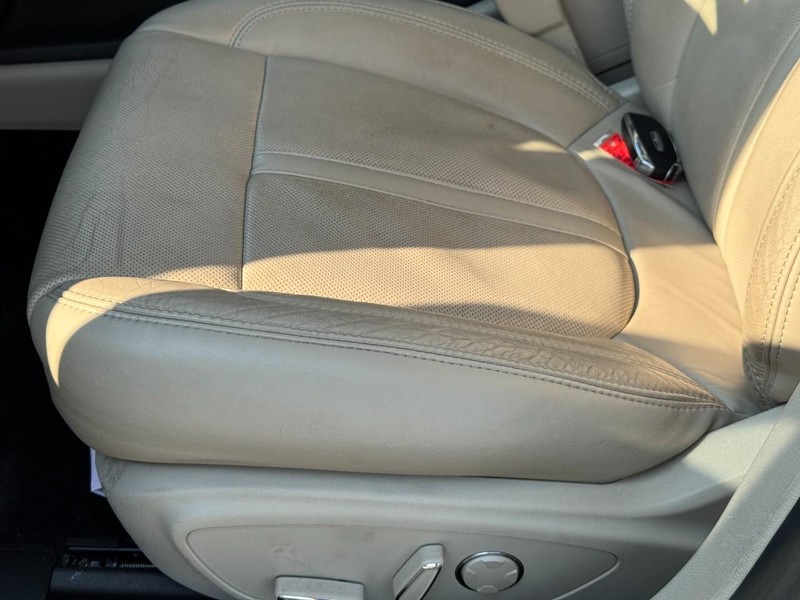 Lincoln MKZ Vehicle Image 27