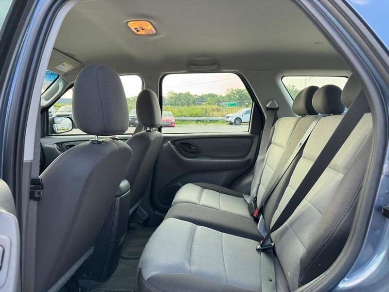 Ford Escape Vehicle Image 12