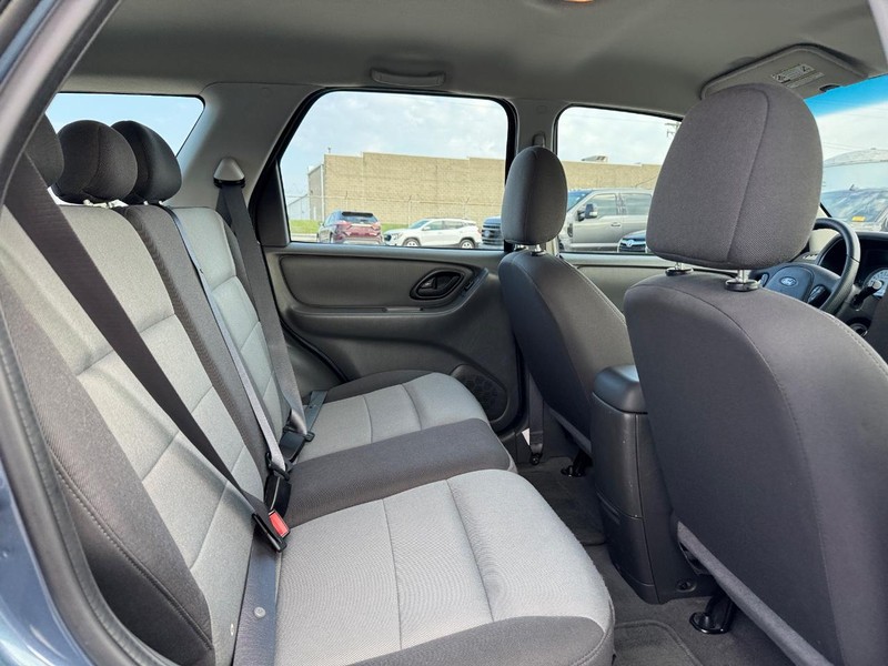 Ford Escape Vehicle Image 13