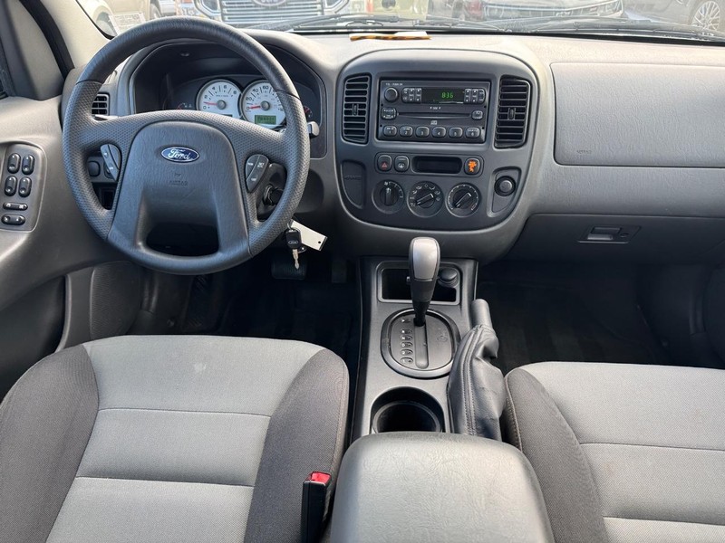 Ford Escape Vehicle Image 15