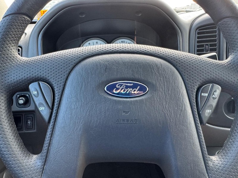 Ford Escape Vehicle Image 19