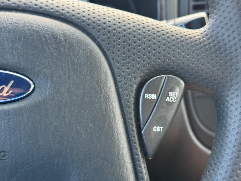 Ford Escape Vehicle Image 21