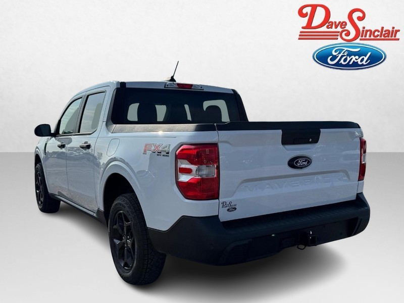Ford Maverick Vehicle Image 09