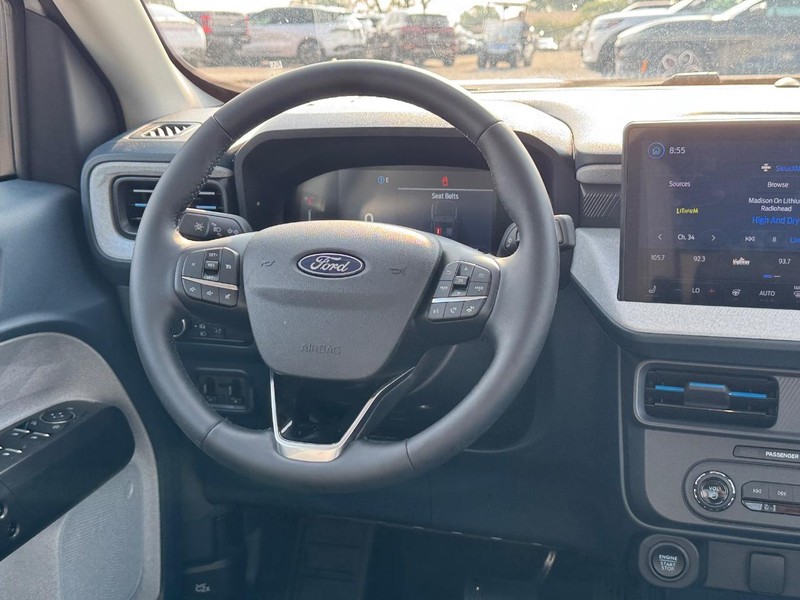 Ford Maverick Vehicle Image 15