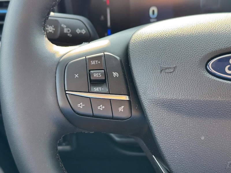 Ford Maverick Vehicle Image 21