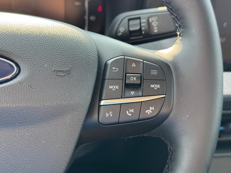 Ford Maverick Vehicle Image 22