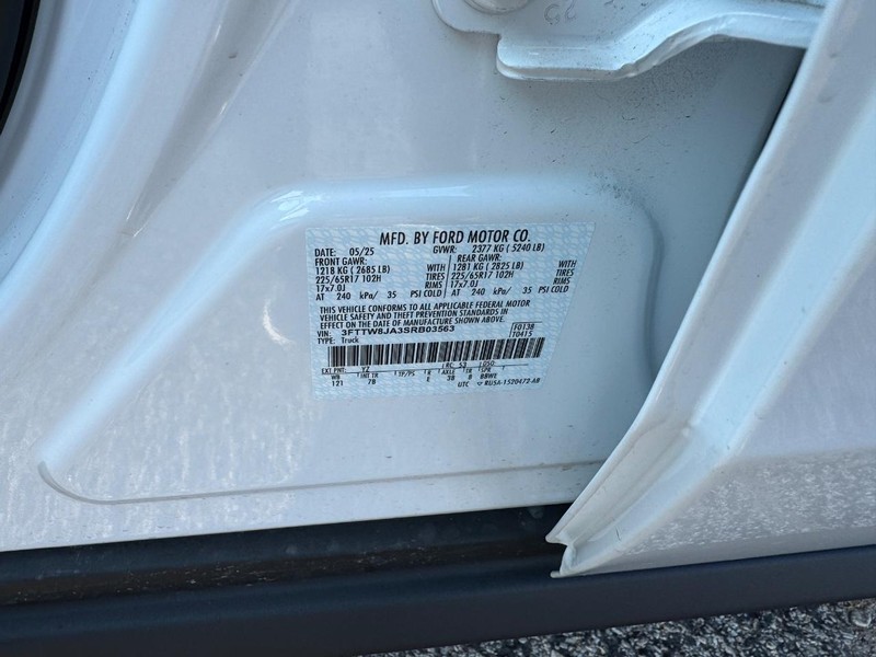 Ford Maverick Vehicle Image 25