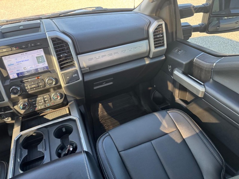 Ford Super Duty F-250 SRW Vehicle Image 17