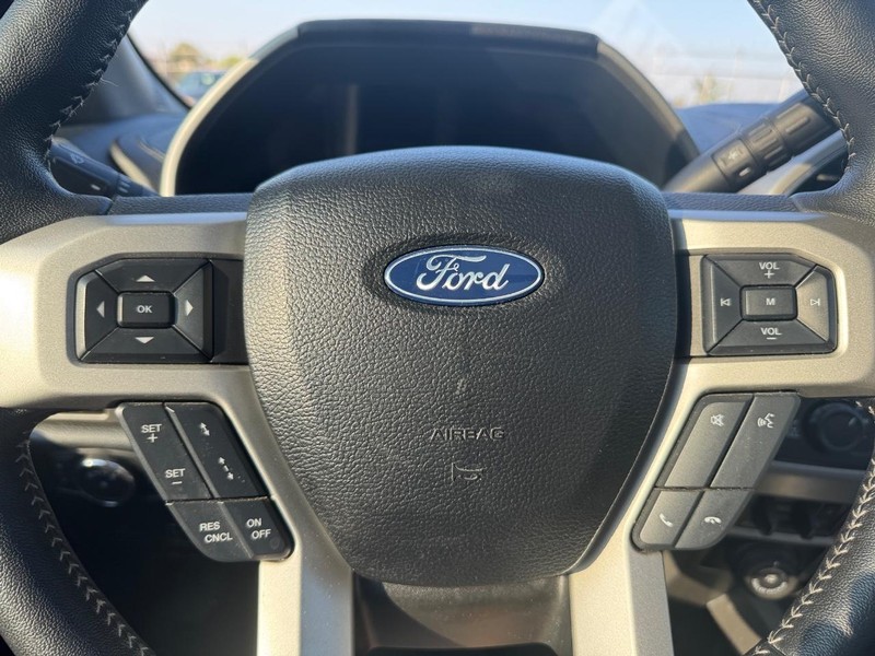 Ford Super Duty F-250 SRW Vehicle Image 21