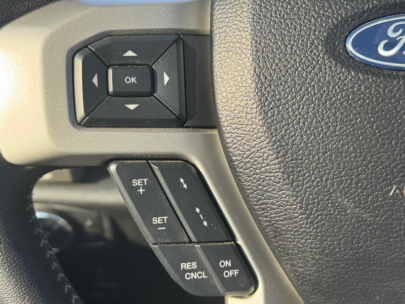 Ford Super Duty F-250 SRW Vehicle Image 22