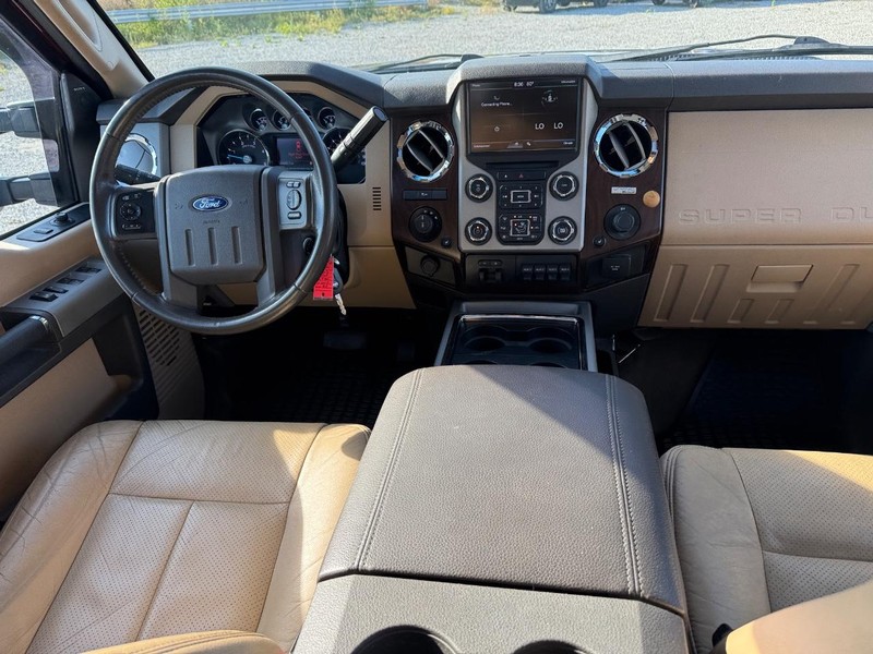 Ford Super Duty F-350 SRW Vehicle Image 16