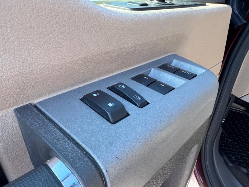 Ford Super Duty F-350 SRW Vehicle Image 19