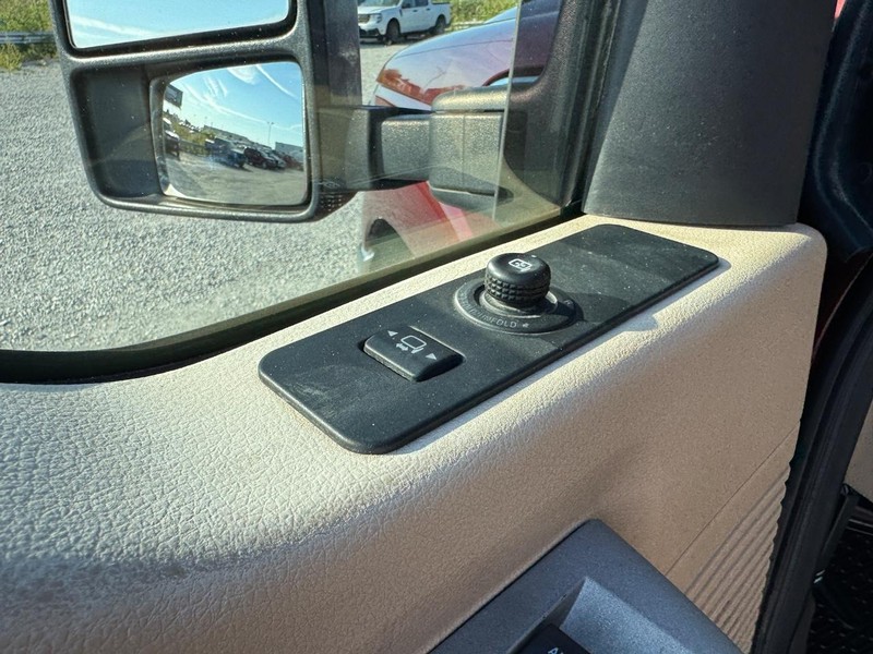Ford Super Duty F-350 SRW Vehicle Image 20