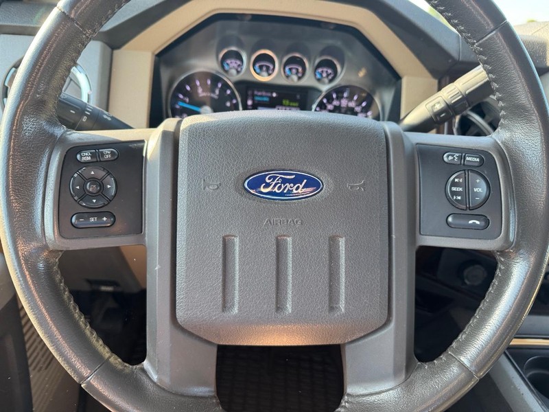 Ford Super Duty F-350 SRW Vehicle Image 21