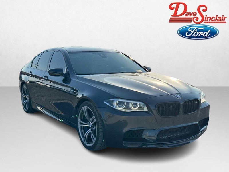BMW M5 Vehicle Image 04