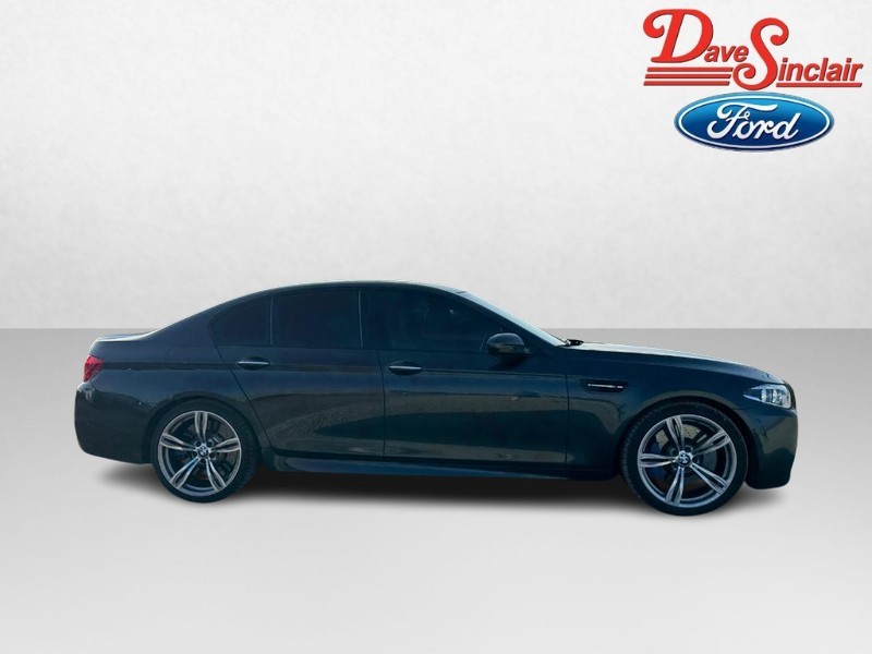 BMW M5 Vehicle Image 05