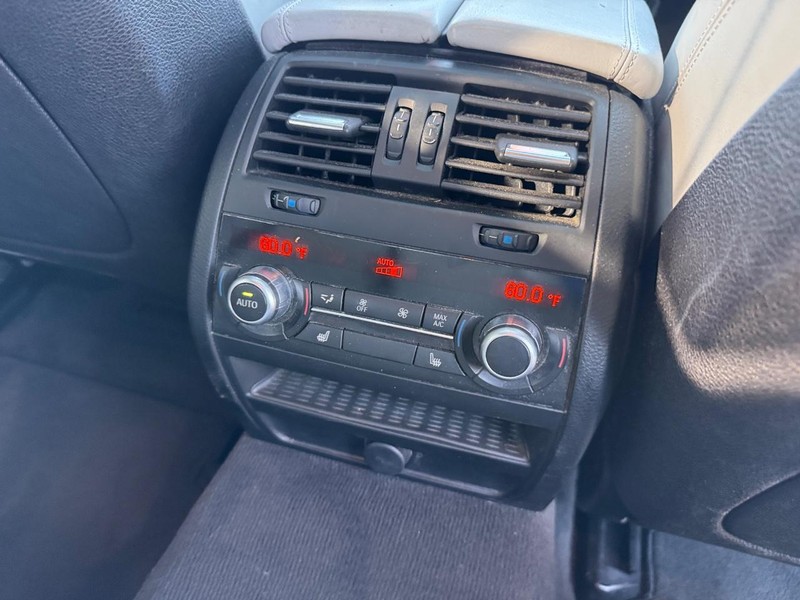 BMW M5 Vehicle Image 18