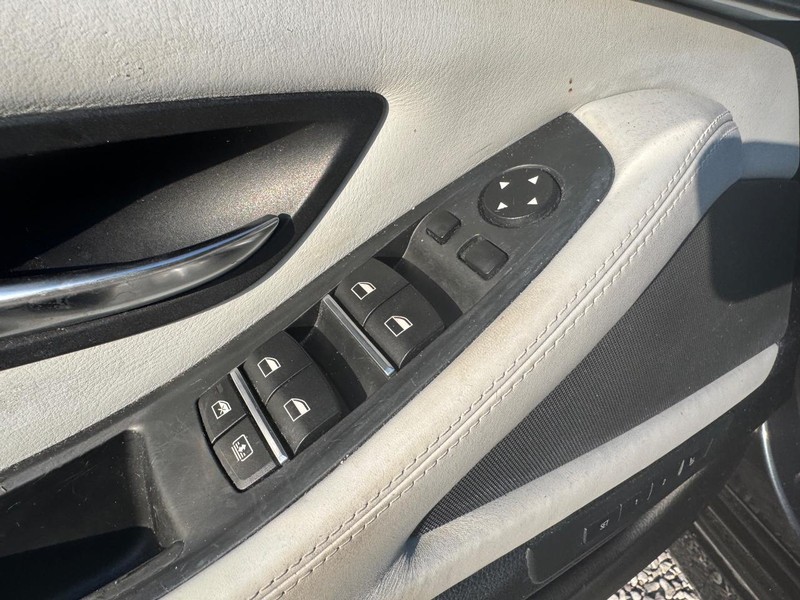 BMW M5 Vehicle Image 20