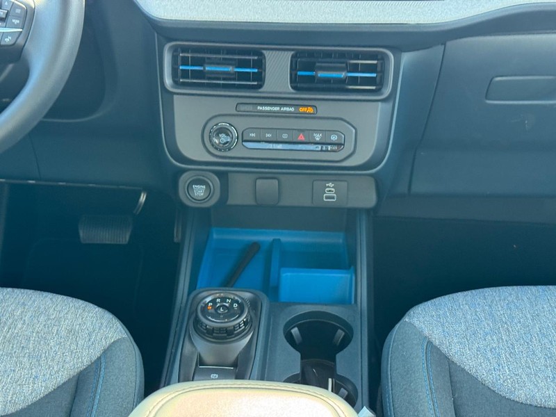Ford Maverick Vehicle Image 17