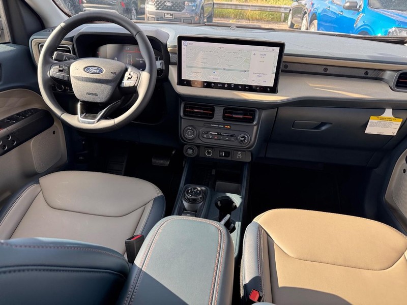 Ford Maverick Vehicle Image 14