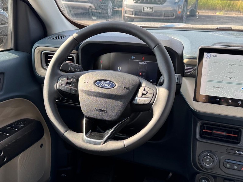 Ford Maverick Vehicle Image 15