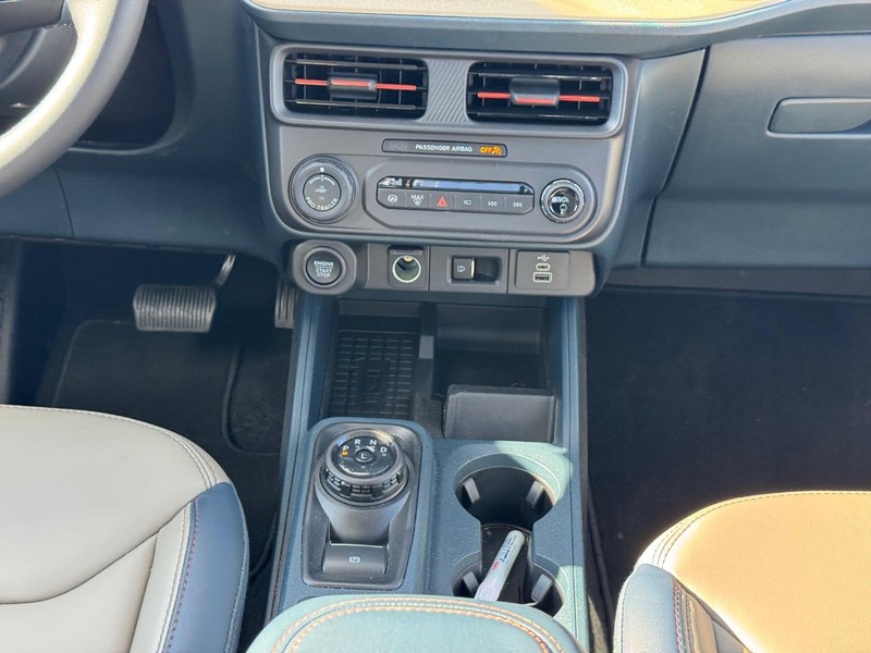 Ford Maverick Vehicle Image 17