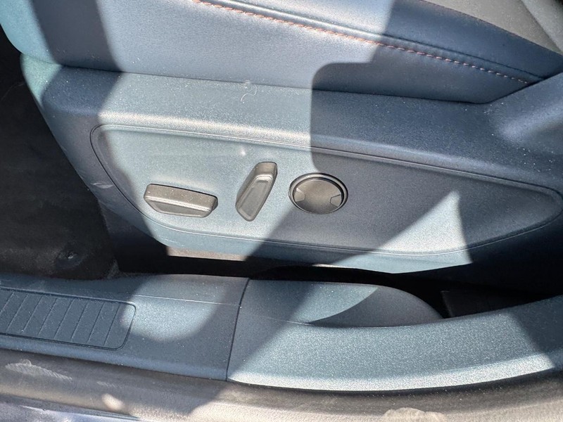 Ford Maverick Vehicle Image 18
