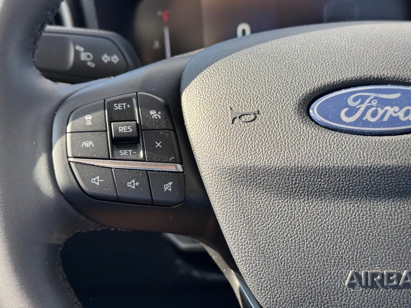 Ford Maverick Vehicle Image 21
