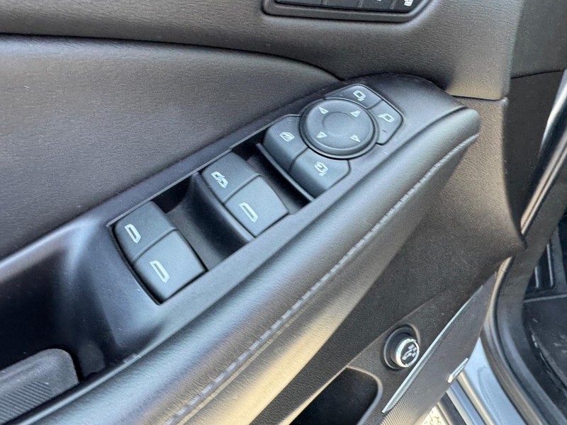 Buick Enclave Vehicle Image 19