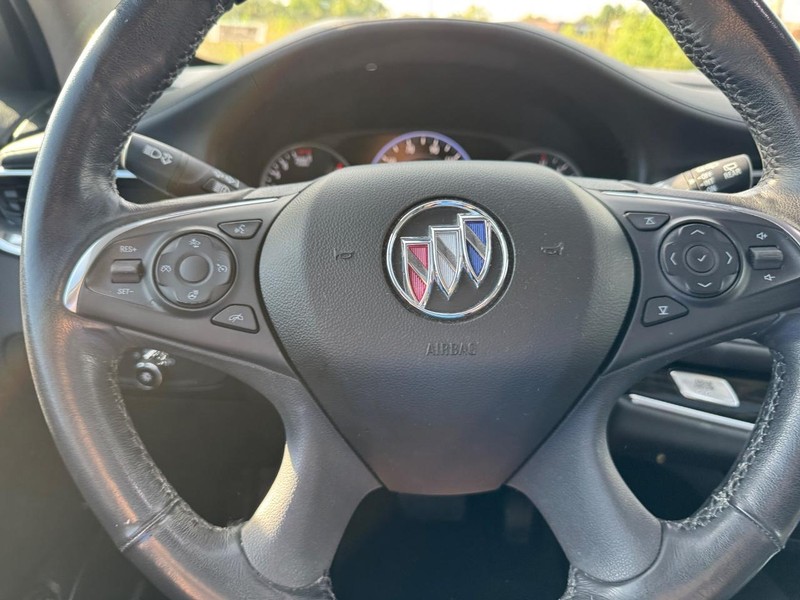 Buick Enclave Vehicle Image 21