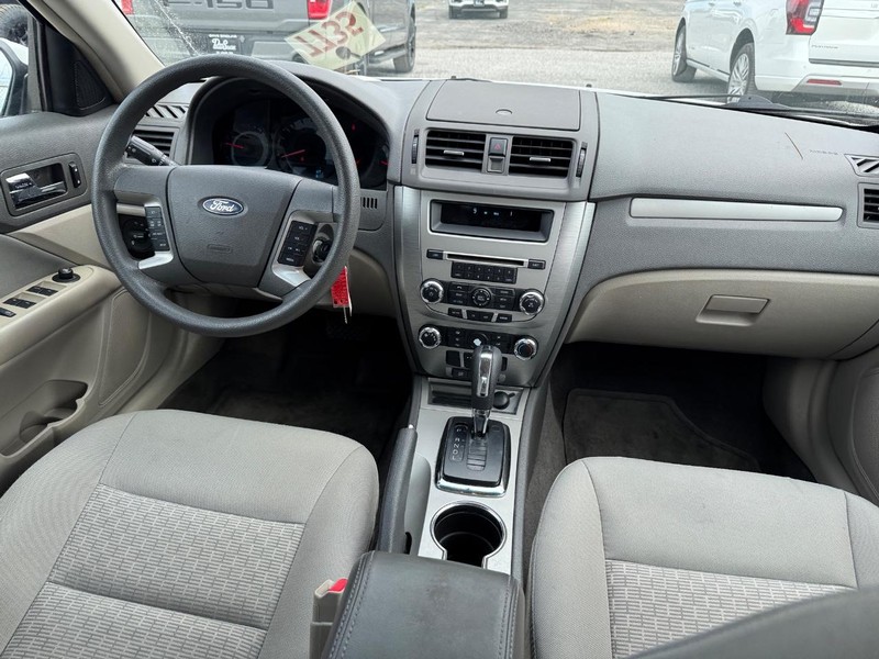 Ford Fusion Vehicle Image 15