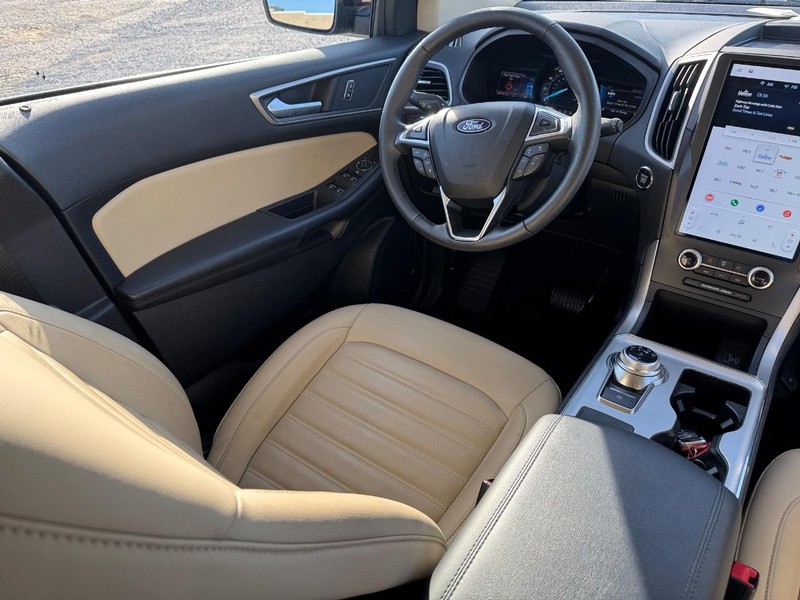 Ford Edge Vehicle Image 14