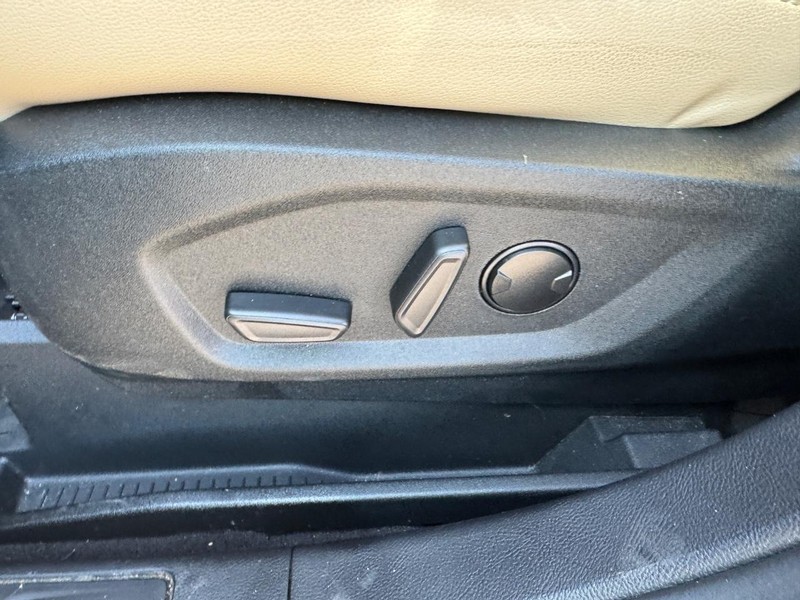 Ford Edge Vehicle Image 17