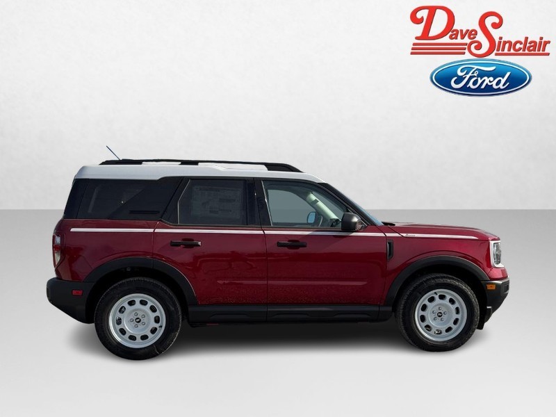 Ford Bronco Sport Vehicle Full-screen Gallery Image 02