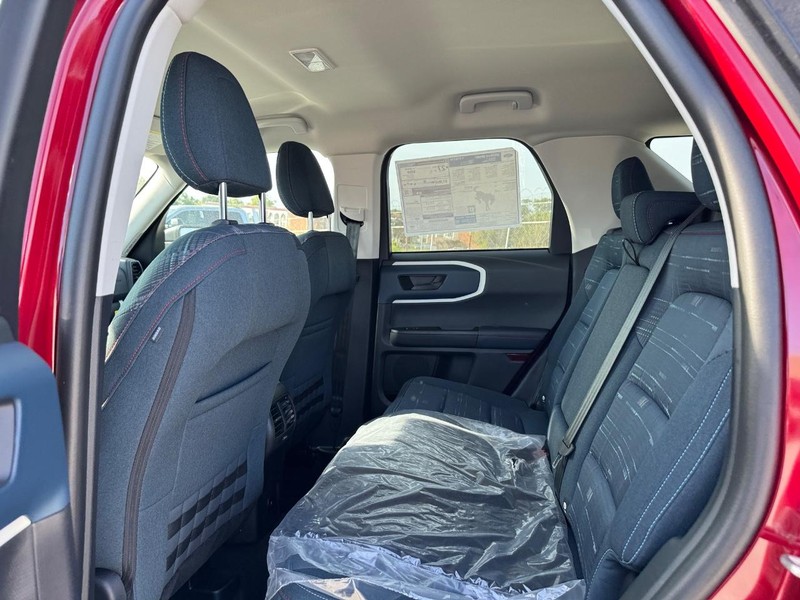 Ford Bronco Sport Vehicle Full-screen Gallery Image 10