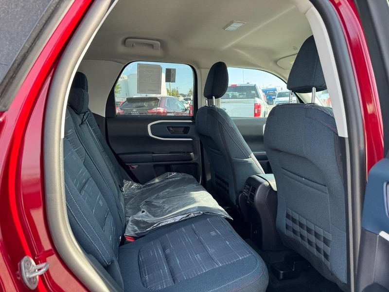 Ford Bronco Sport Vehicle Full-screen Gallery Image 11