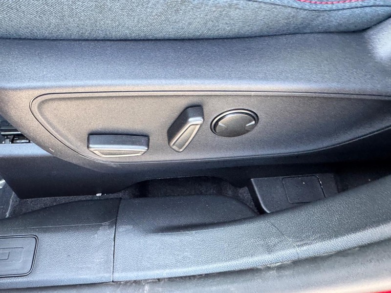 Ford Bronco Sport Vehicle Full-screen Gallery Image 16