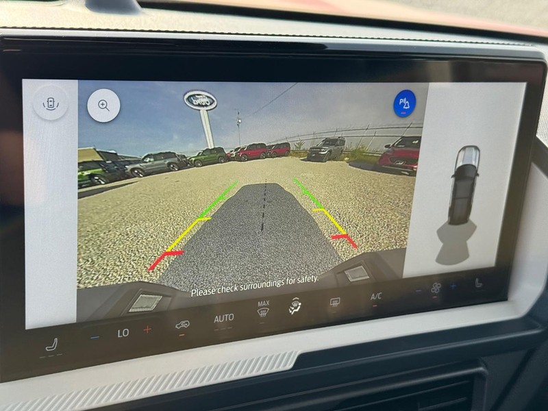 Ford Bronco Sport Vehicle Full-screen Gallery Image 22