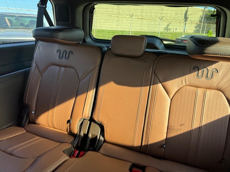 Ford Expedition Max Vehicle Image 15